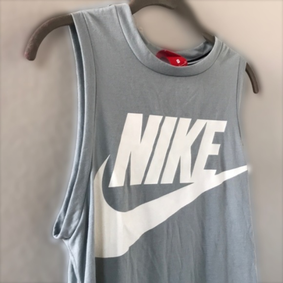 Nike Tops - nwot Nike tank top